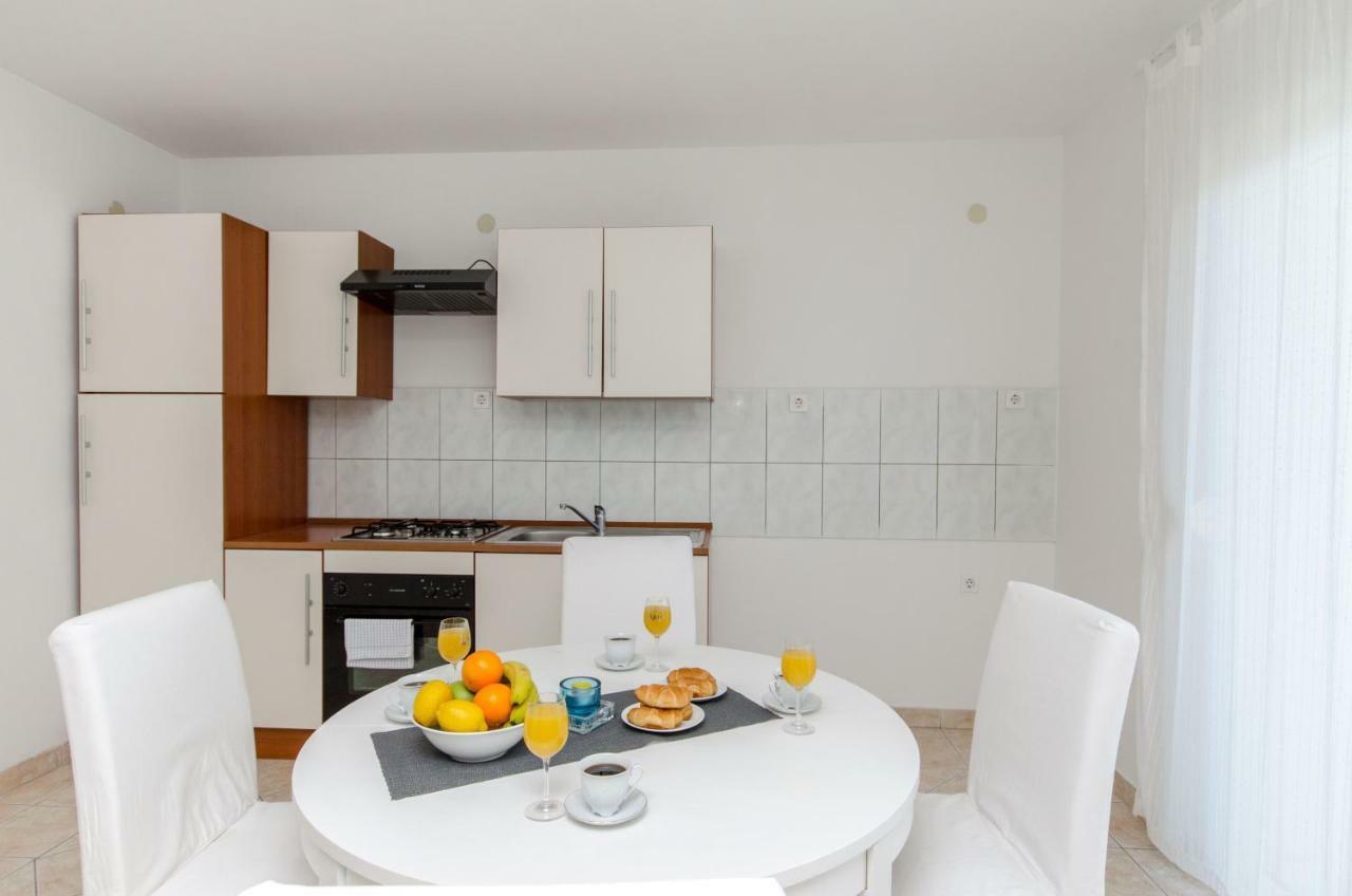 Bridge And Beach Apartments Trogir Ngoại thất bức ảnh